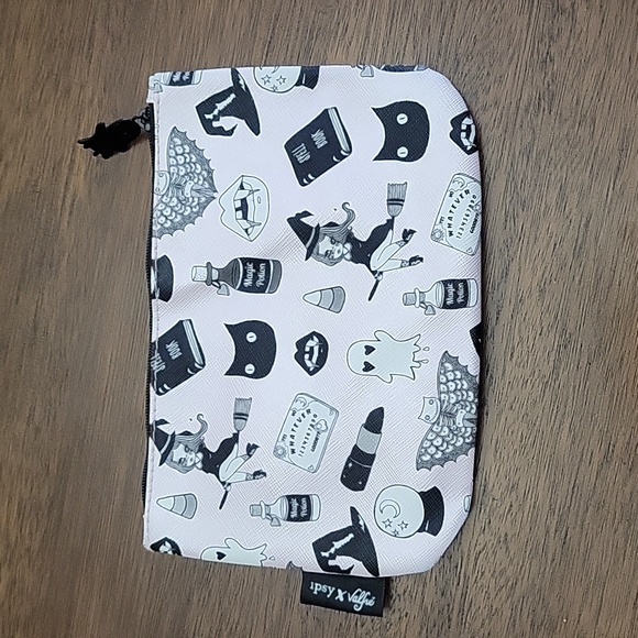 Three Ipsy Makeup Bags - Picture 3 of 10